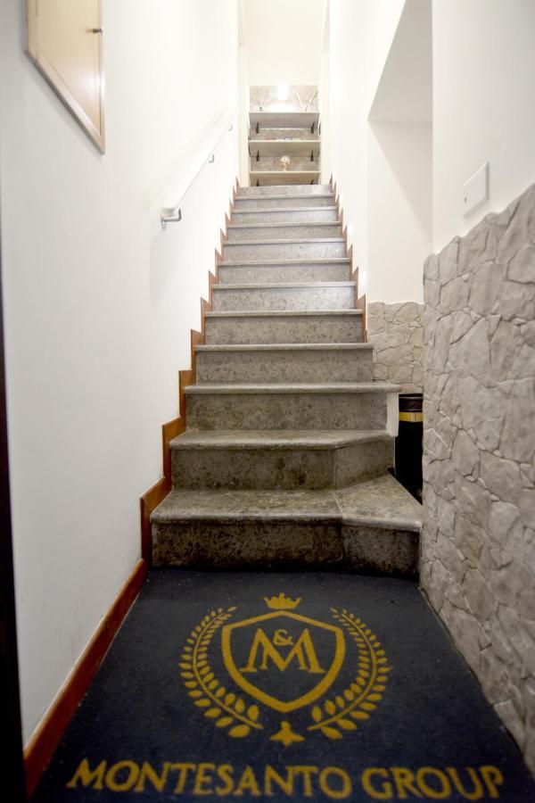 Montesantogroup Amalfi Room Napoli Bagian luar foto