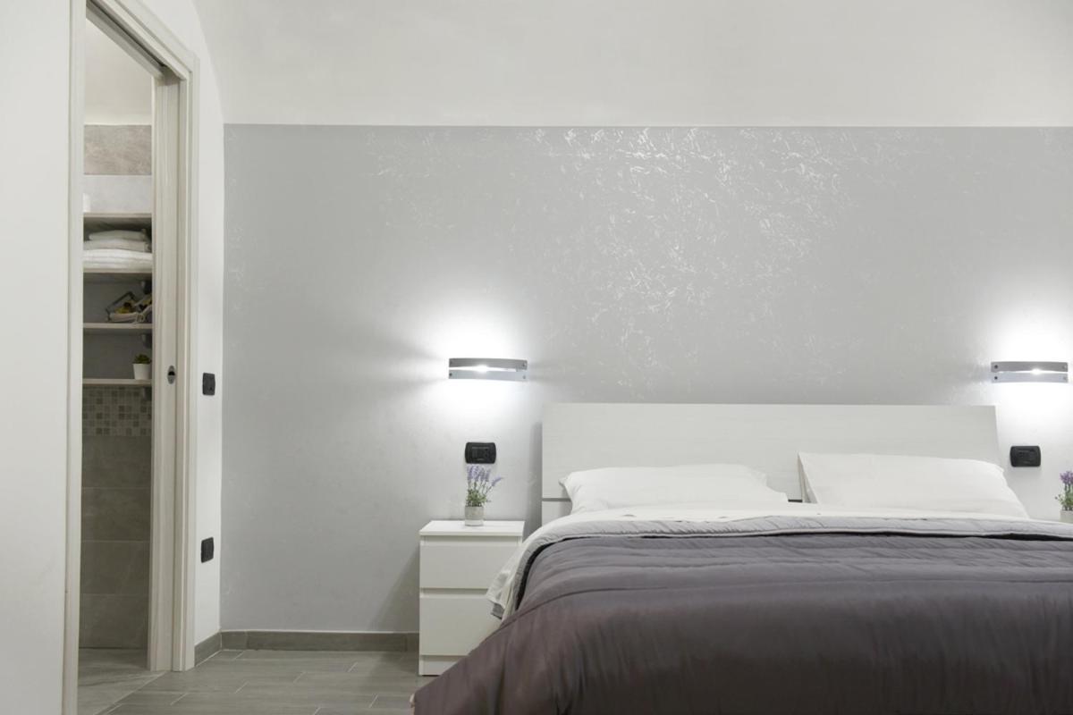 Montesantogroup Amalfi Room Napoli Bagian luar foto